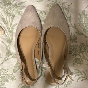Time and Tru Women's Beige Suede Flats